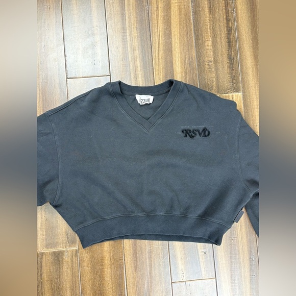 Women’s Izzue size XS Black V Neck crew Cropped Sweatshirt RSVD graphic grunge - Picture 6 of 12